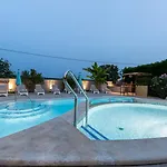 Filton With Private Pool, Sauna, Pool And Jacuzzi