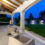 Filton With Private Pool, Sauna, Pool And Jacuzzi *