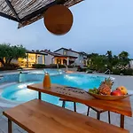Filton With Private Pool, Sauna, Pool And Jacuzzi Markovac