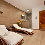 Filton With Private Pool, Sauna, Pool And Jacuzzi Willa Markovac