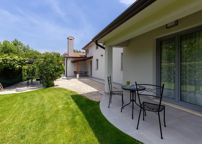 Villa Filton With Private Pool, Sauna, Pool And Jacuzzi