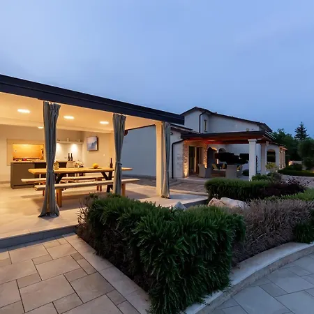 Filton With Private Pool, Sauna, Pool And Jacuzzi Markovac