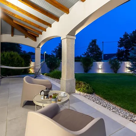 Filton With Private Pool, Sauna, Pool And Jacuzzi *