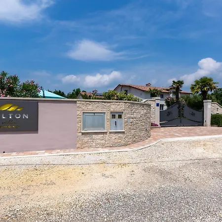 Filton With Private Pool, Sauna, Pool And Jacuzzi *
