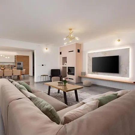 Villa Filton With Private Pool, Sauna, Pool And Jacuzzi *