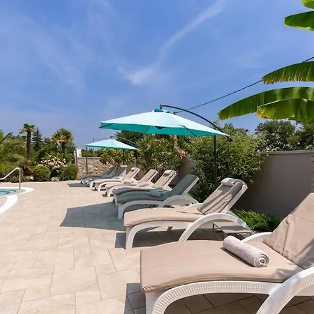 Villa Filton With Private Pool, Sauna, Pool And Jacuzzi Markovac