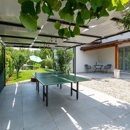 Filton With Private Pool, Sauna, Pool And Jacuzzi * Markovac